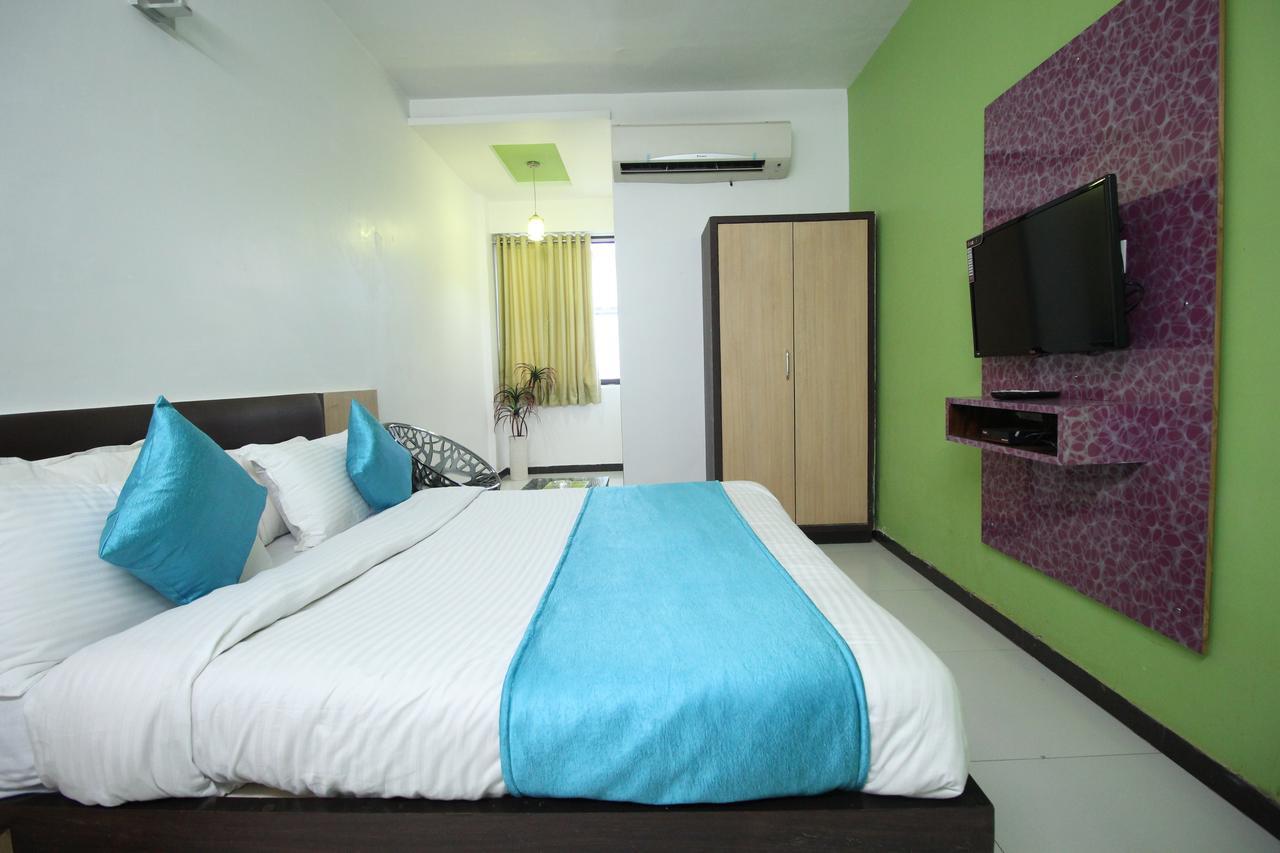 Hotel Hillton Gandhinagar Dış mekan fotoğraf