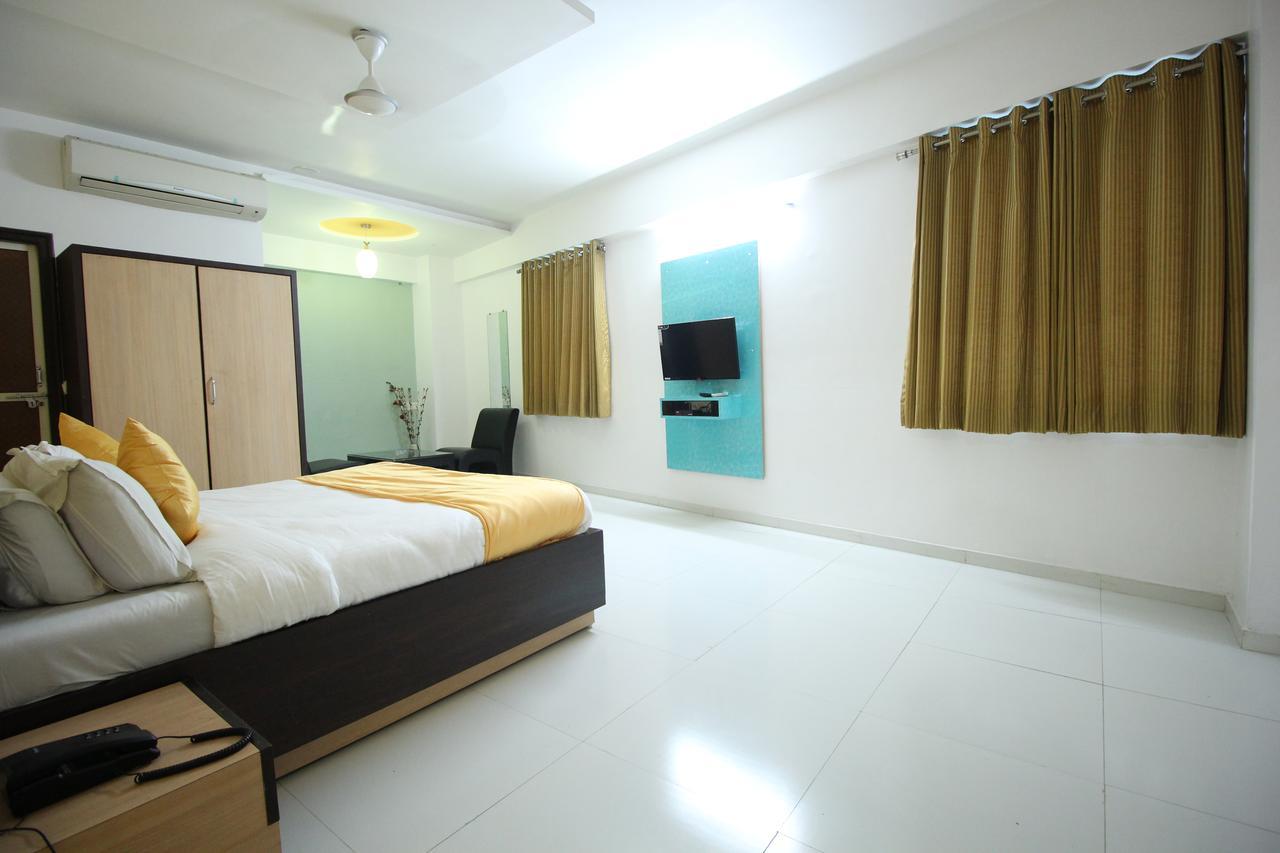 Hotel Hillton Gandhinagar Dış mekan fotoğraf