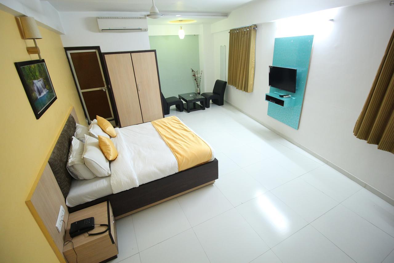 Hotel Hillton Gandhinagar Dış mekan fotoğraf