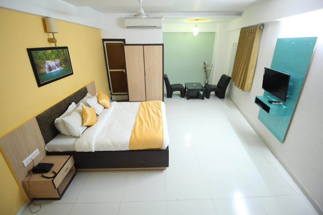 Hotel Hillton Gandhinagar Dış mekan fotoğraf
