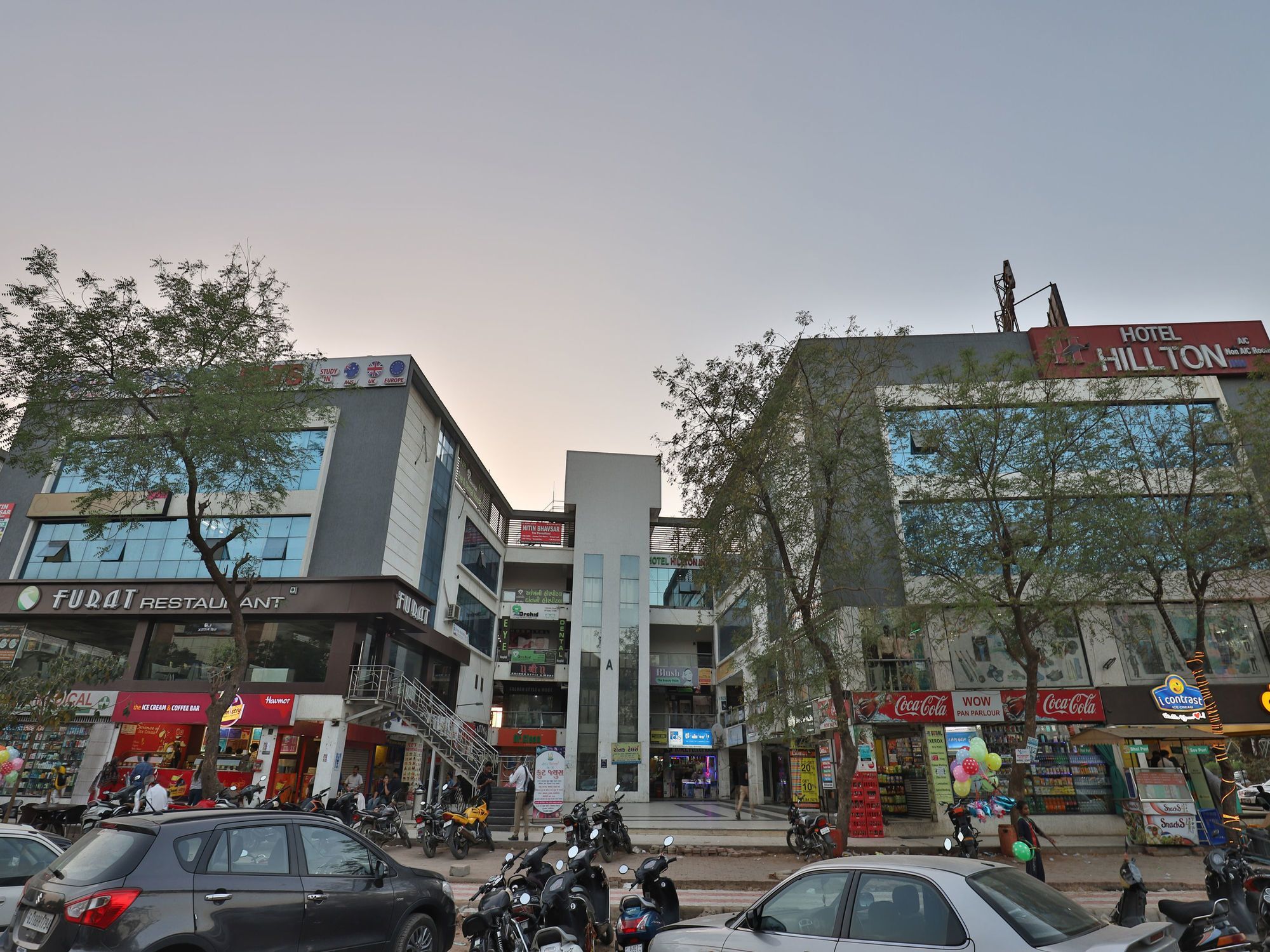 Hotel Hillton Gandhinagar Dış mekan fotoğraf