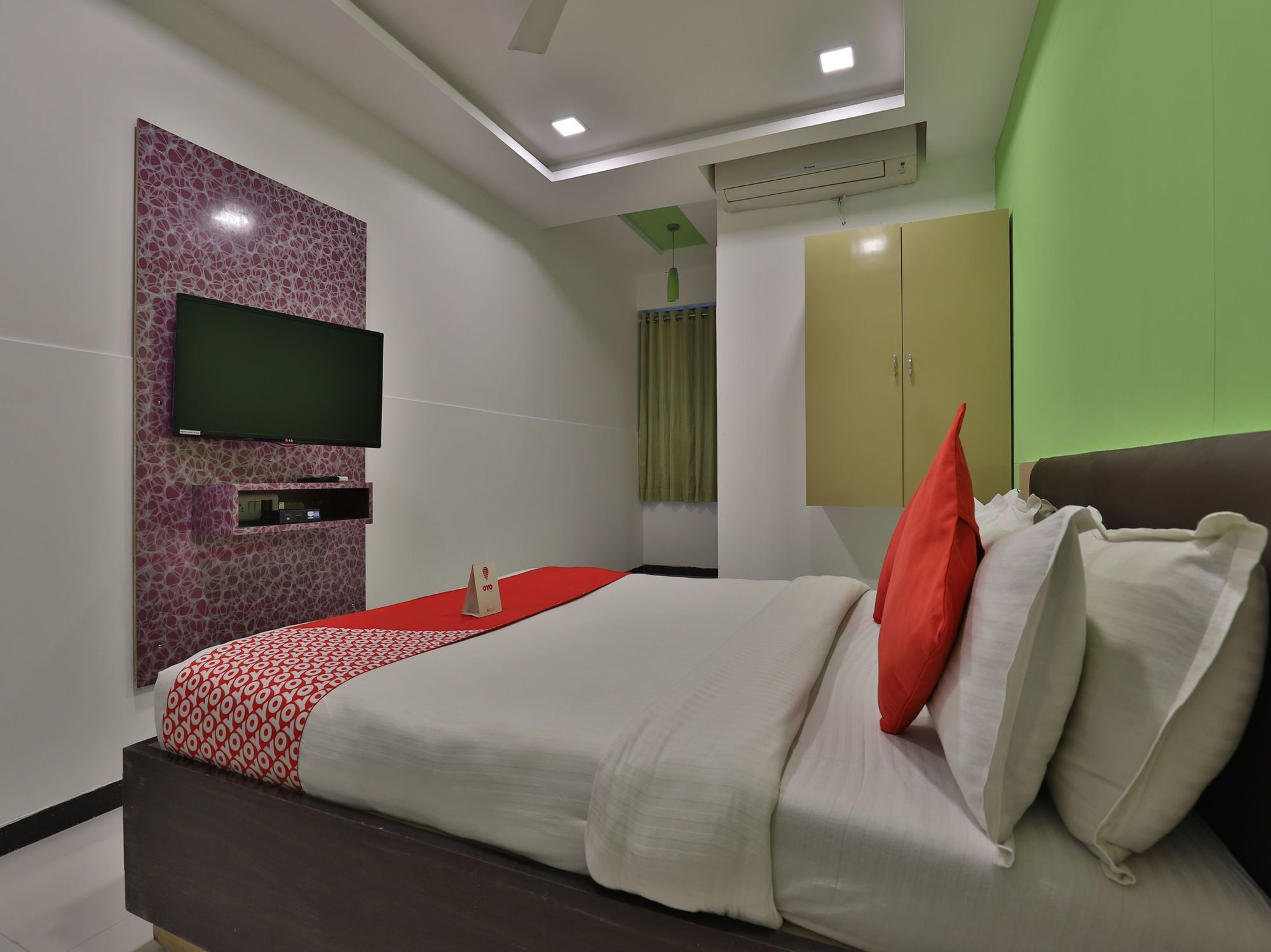 Hotel Hillton Gandhinagar Dış mekan fotoğraf